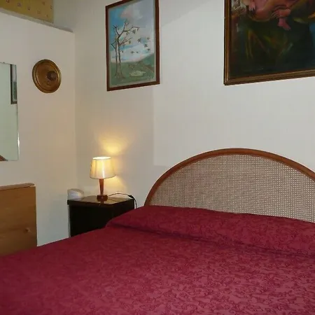 Oda ve Kahvaltı Walter 3*